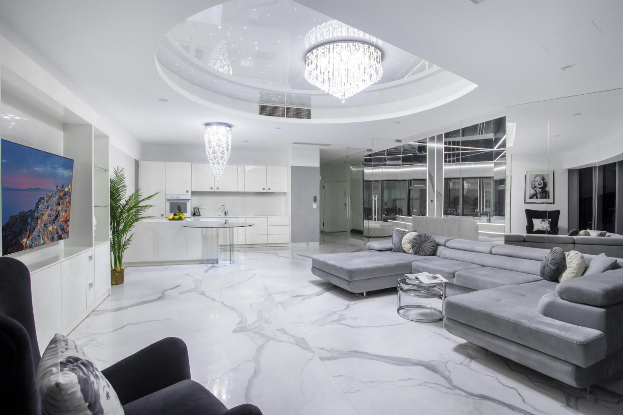 Apartamenty Sky Tower Z Jakuzzi Przy Oknie Вроцлав Екстериор снимка