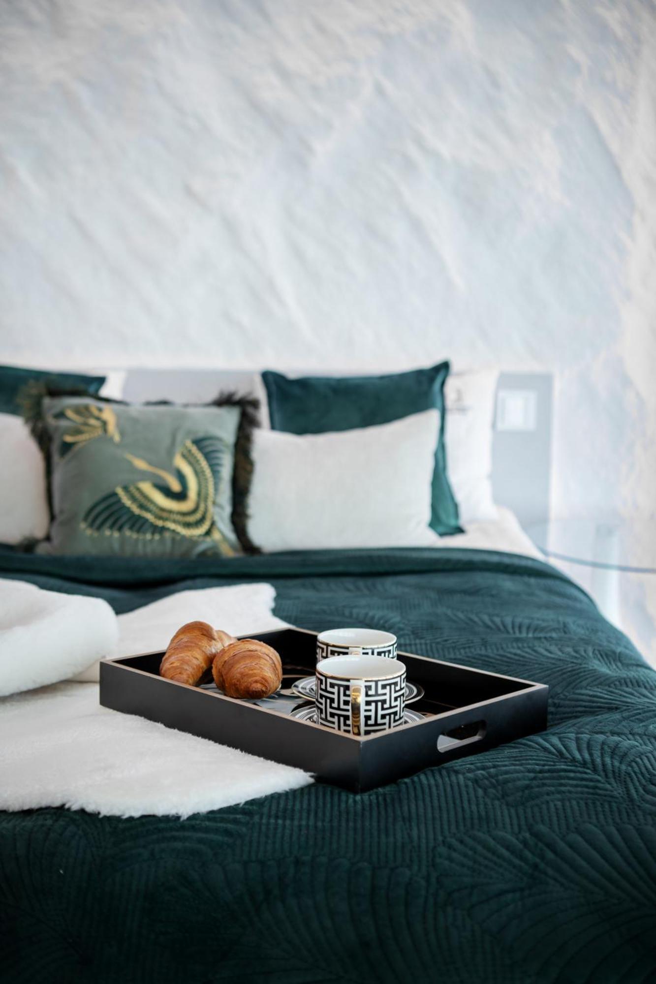 Apartamenty Sky Tower Z Jakuzzi Przy Oknie Вроцлав Екстериор снимка
