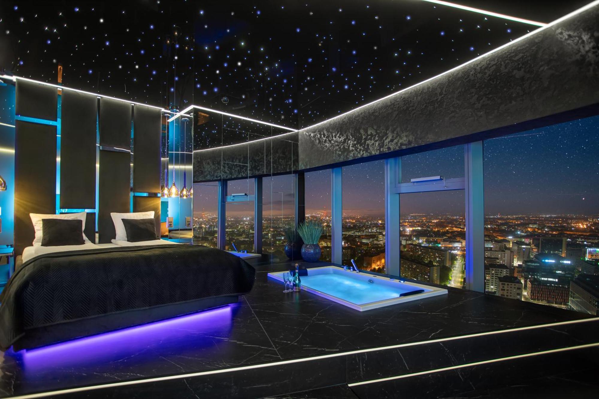 Apartamenty Sky Tower Z Jakuzzi Przy Oknie Вроцлав Екстериор снимка